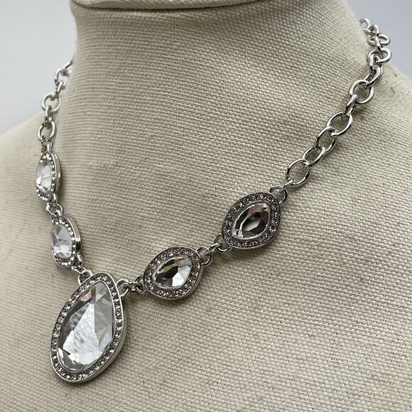 Silver Tone White Glass Rhinestone Halo Pendant Bib Statement Boho Necklace - Picture 3 of 7